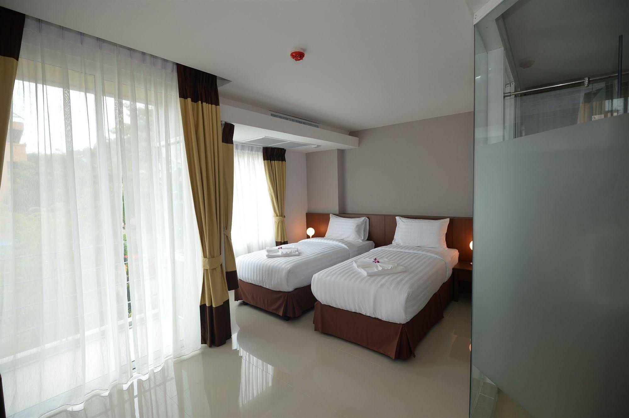 Baan Lukkan Patong Resort Пхукет Экстерьер фото
